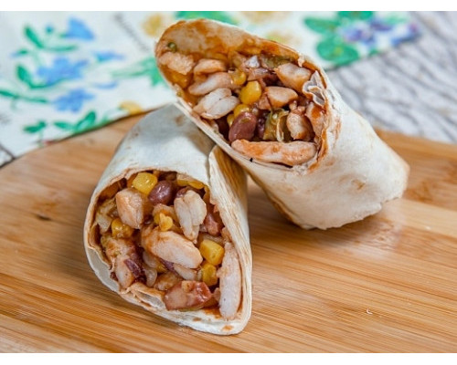 Бурито с курицей и кукурузой